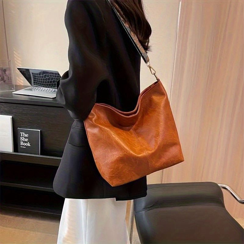 vintage crossbody bag for women large capacity hobo bag fashion faux leather shoulder bag details 3